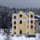 <p>Advent Mezi horami, Neratov - pohled na obec s její dominantou nově zrekonstruovaným kostelem - detail průčelí kostela (autor Vojtěch Malík)</p>